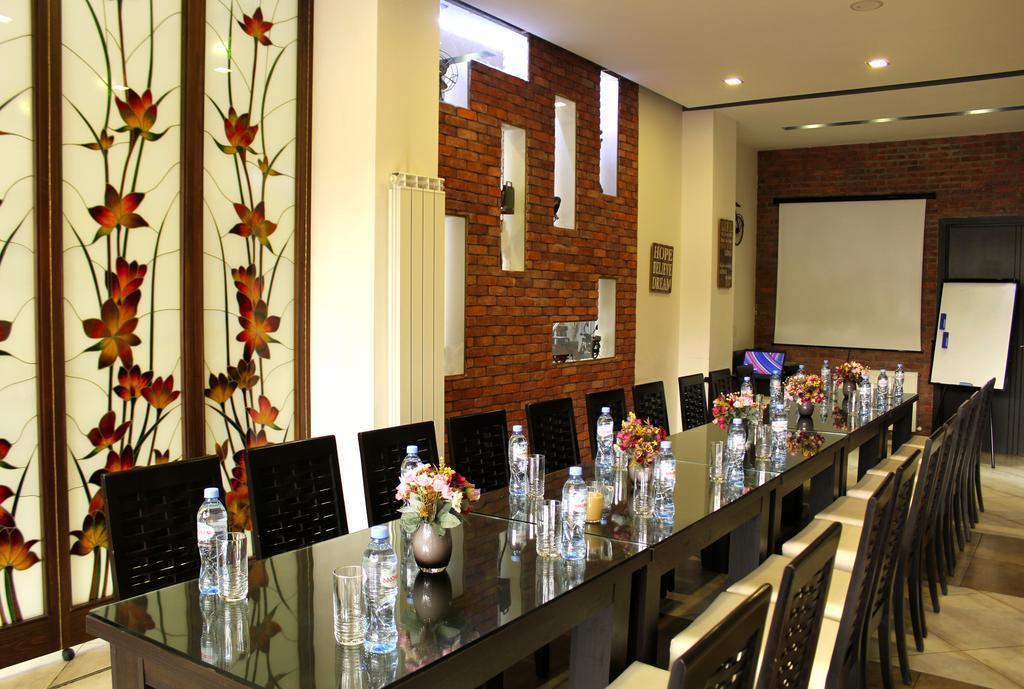 Coral Boutique Hotel Tbilisi Buitenkant foto