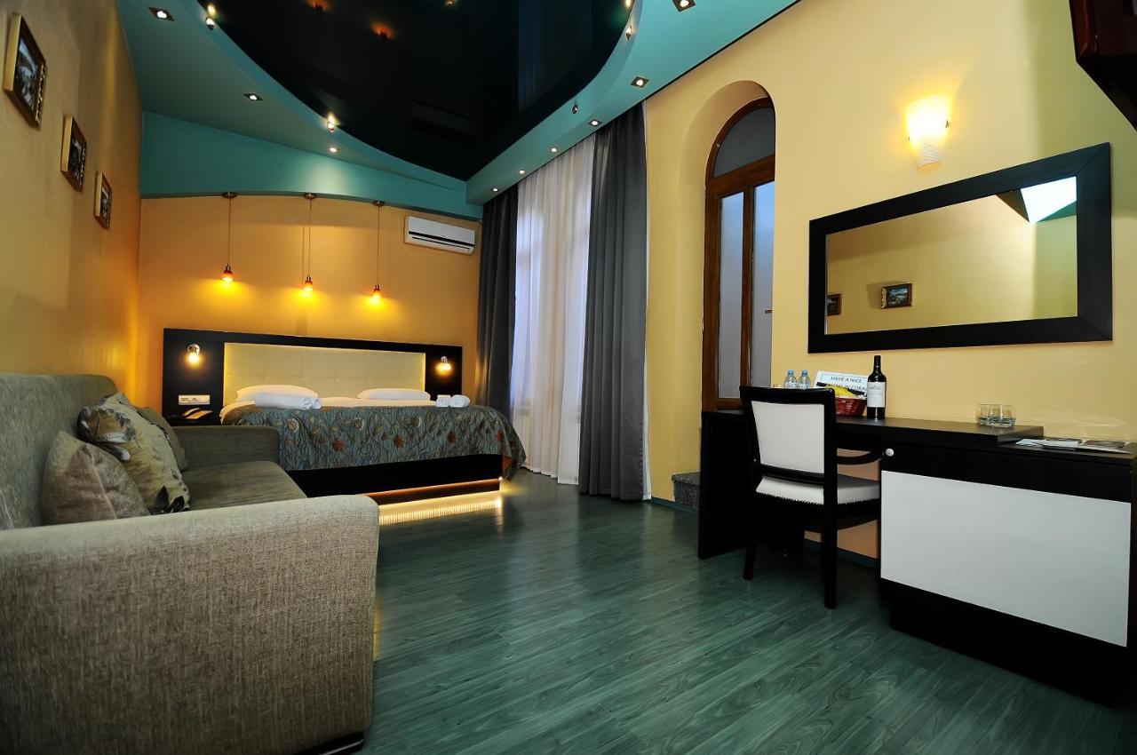 Coral Boutique Hotel Tbilisi Buitenkant foto