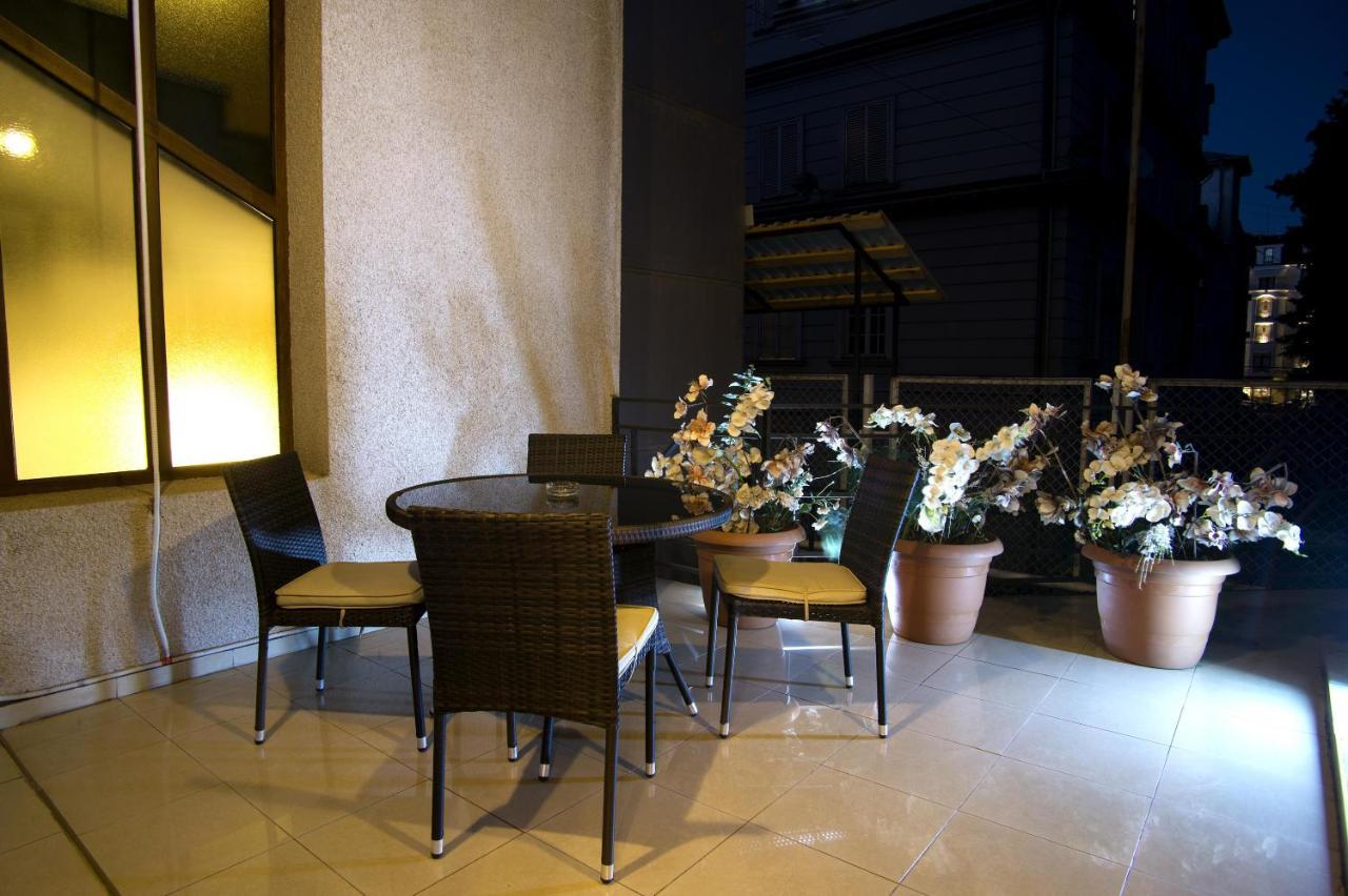 Coral Boutique Hotel Tbilisi Buitenkant foto