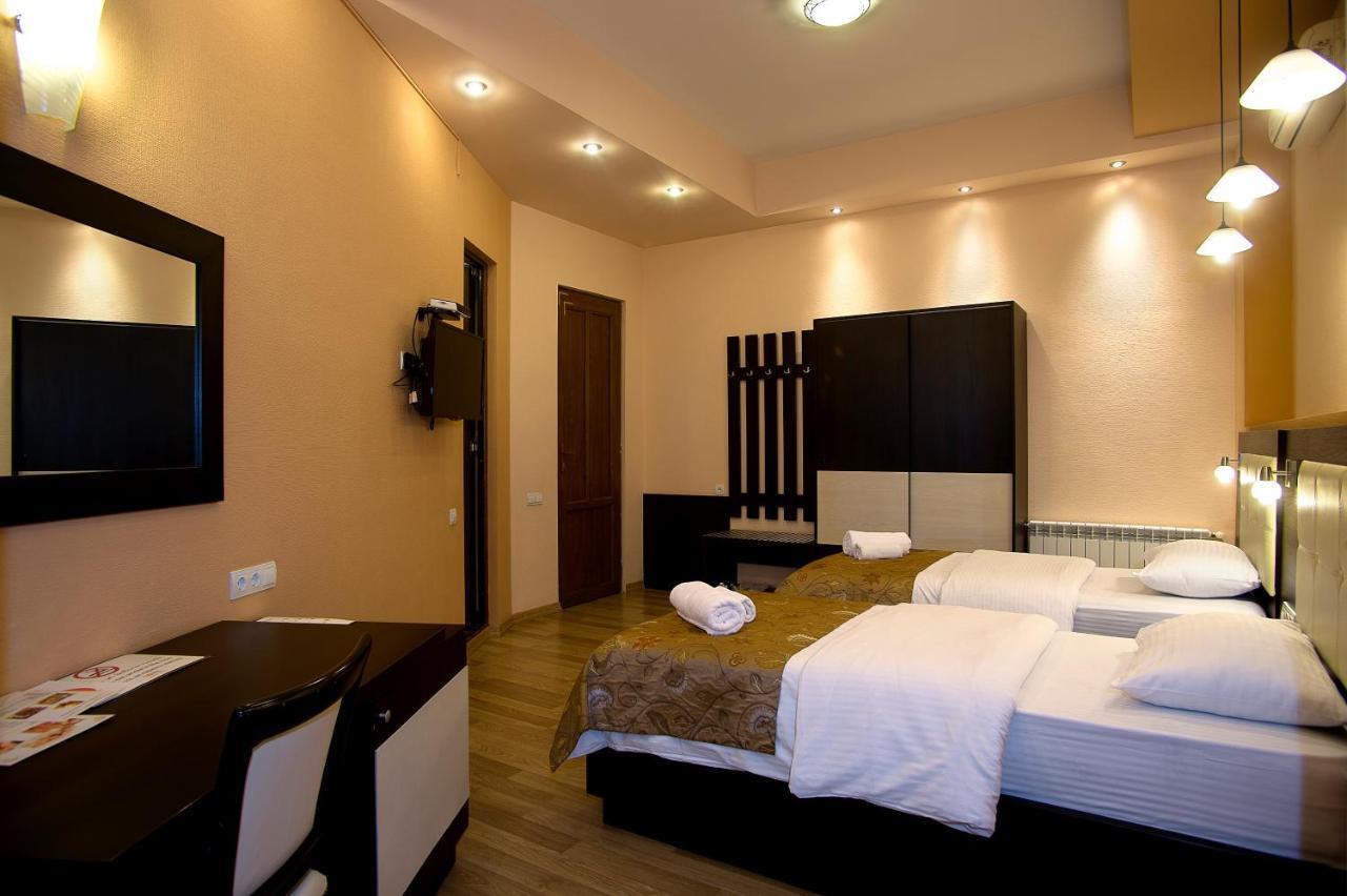 Coral Boutique Hotel Tbilisi Buitenkant foto